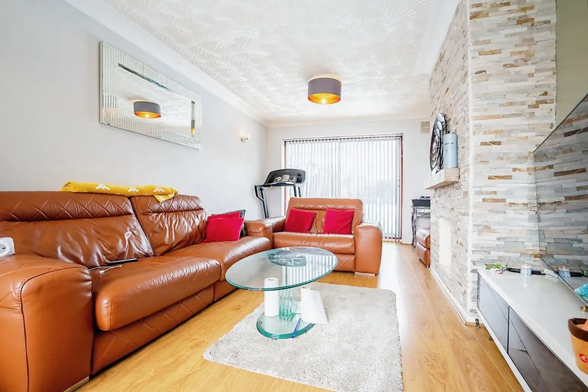 St. Marys Avenue, Braunstone, Leicester, Leicestershire, LE3 3FU - The free online property sales service.