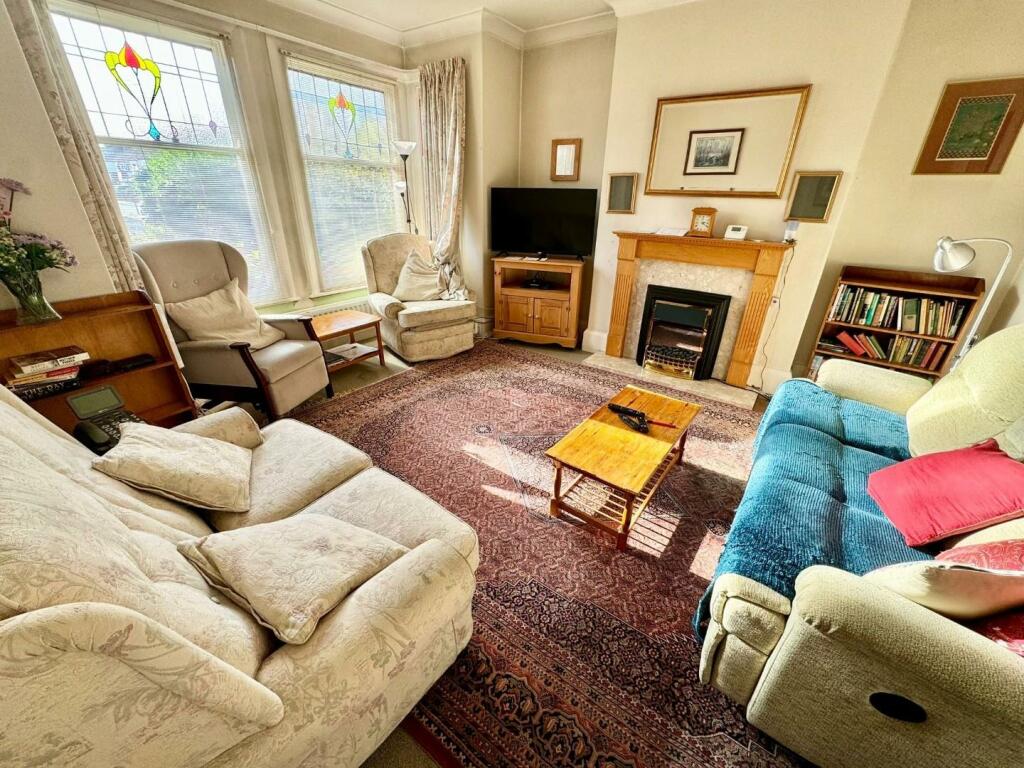 4 bed Semi-Detached