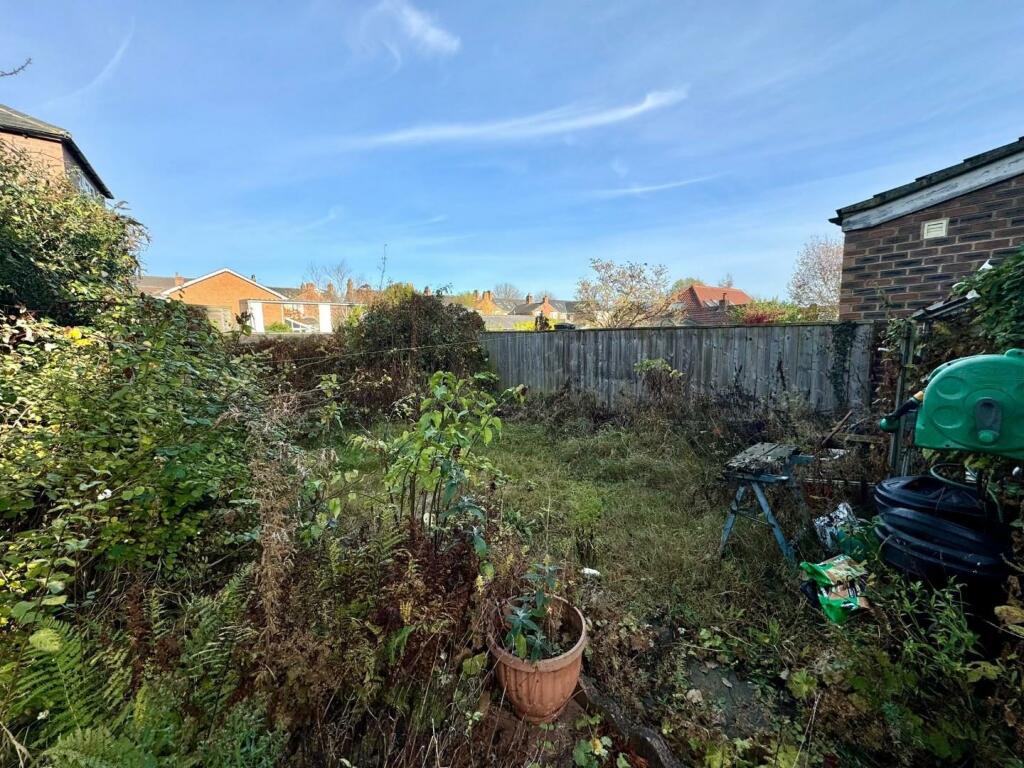 4 bed Semi-Detached
