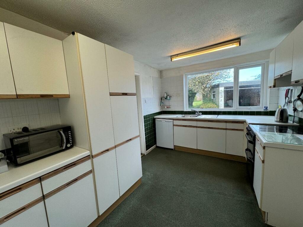 4 bed Detached