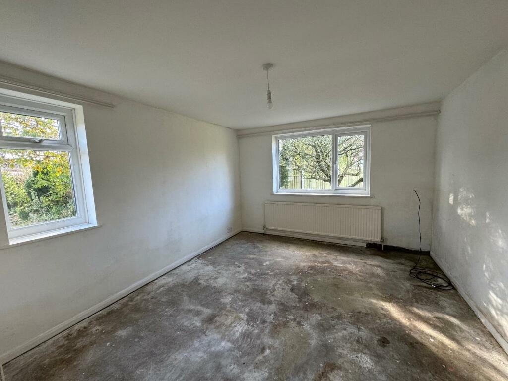 4 bed Detached