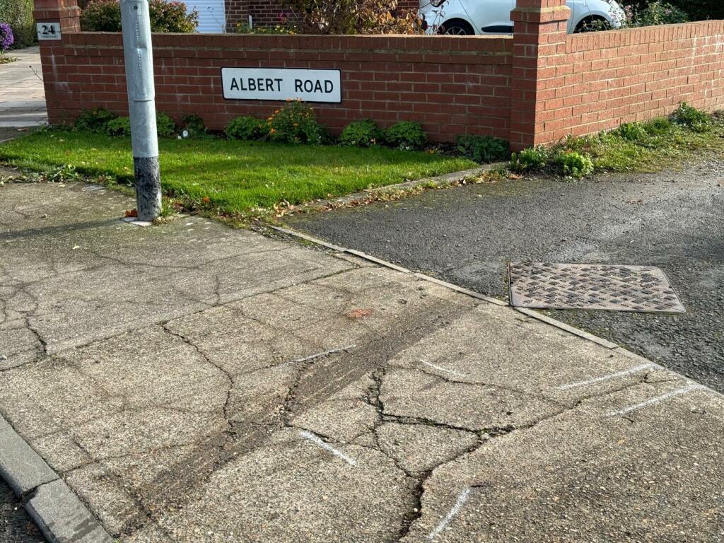 4 bed Detached