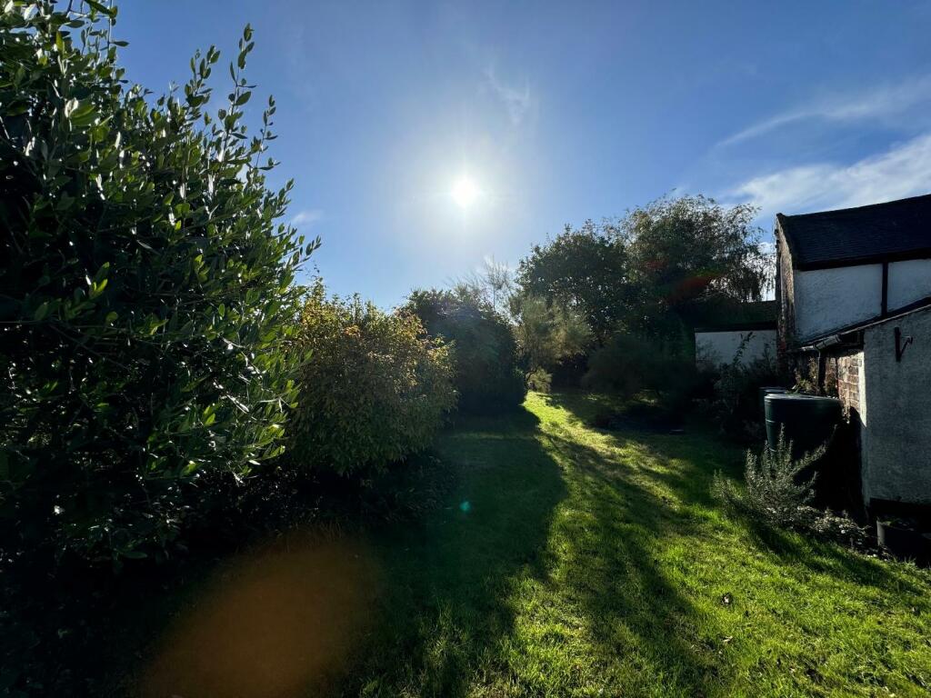 4 bed Detached