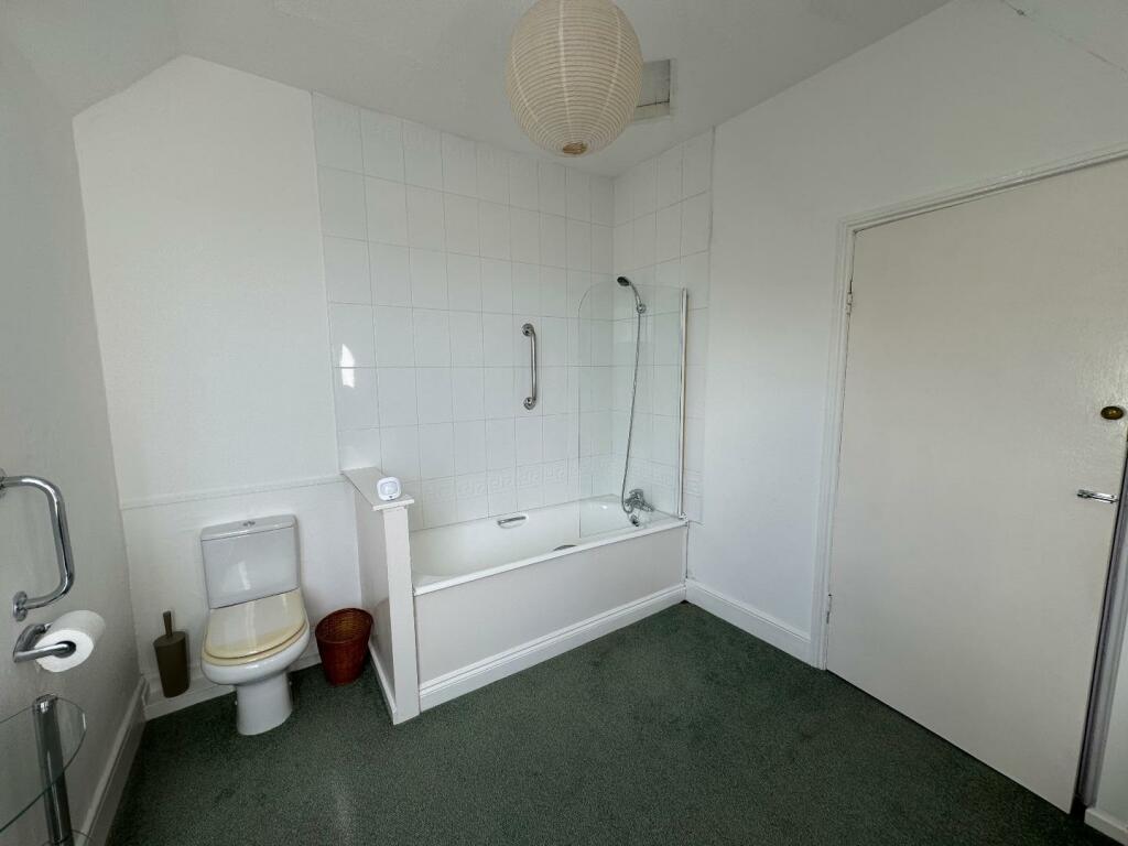 4 bed Detached
