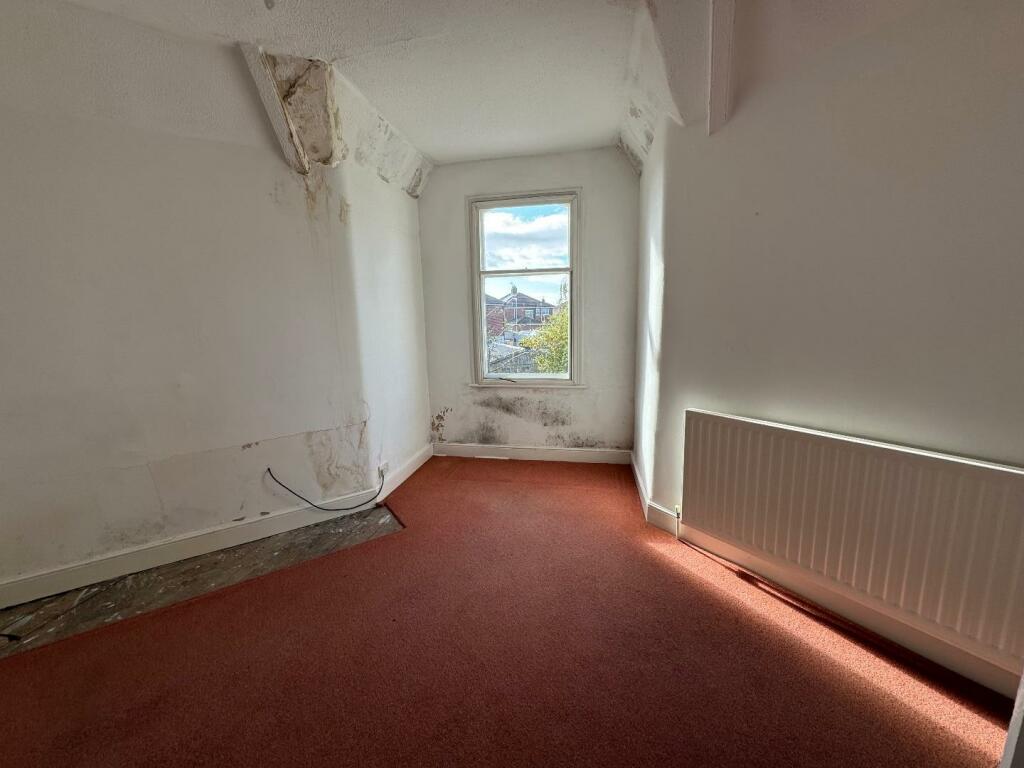4 bed Detached