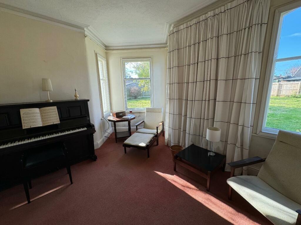 4 bed Detached