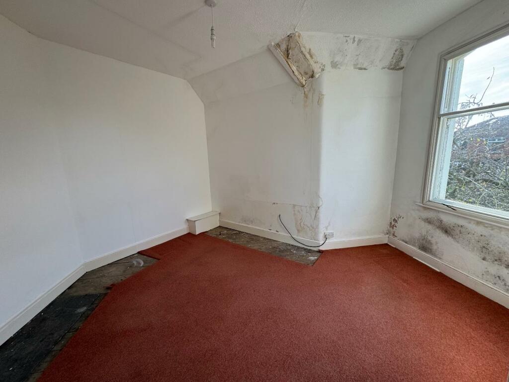 4 bed Detached