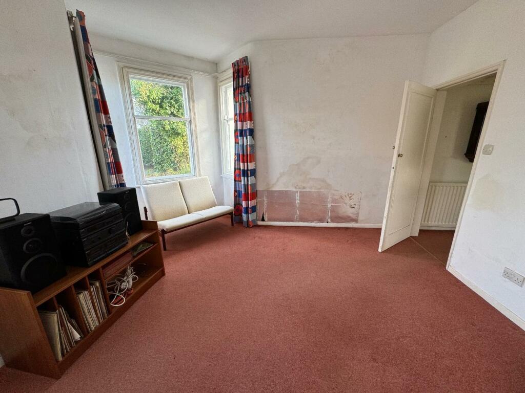 4 bed Detached
