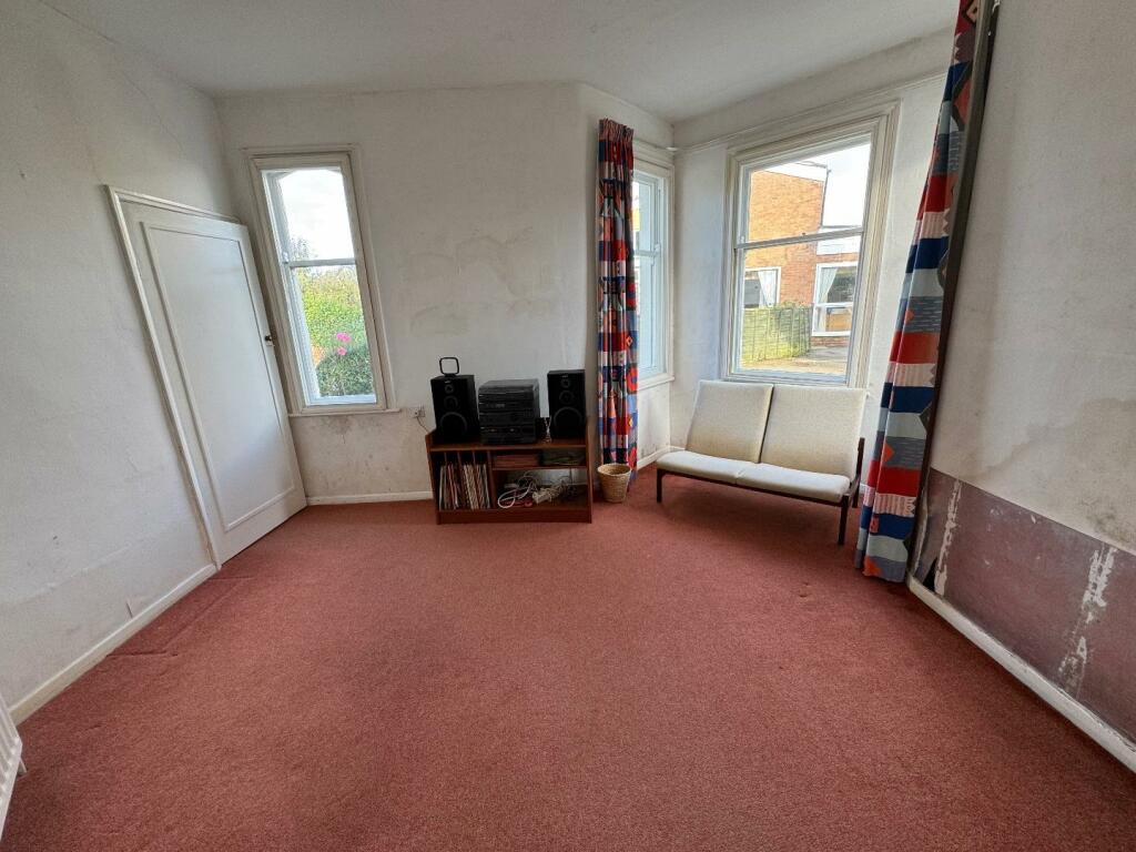 4 bed Detached
