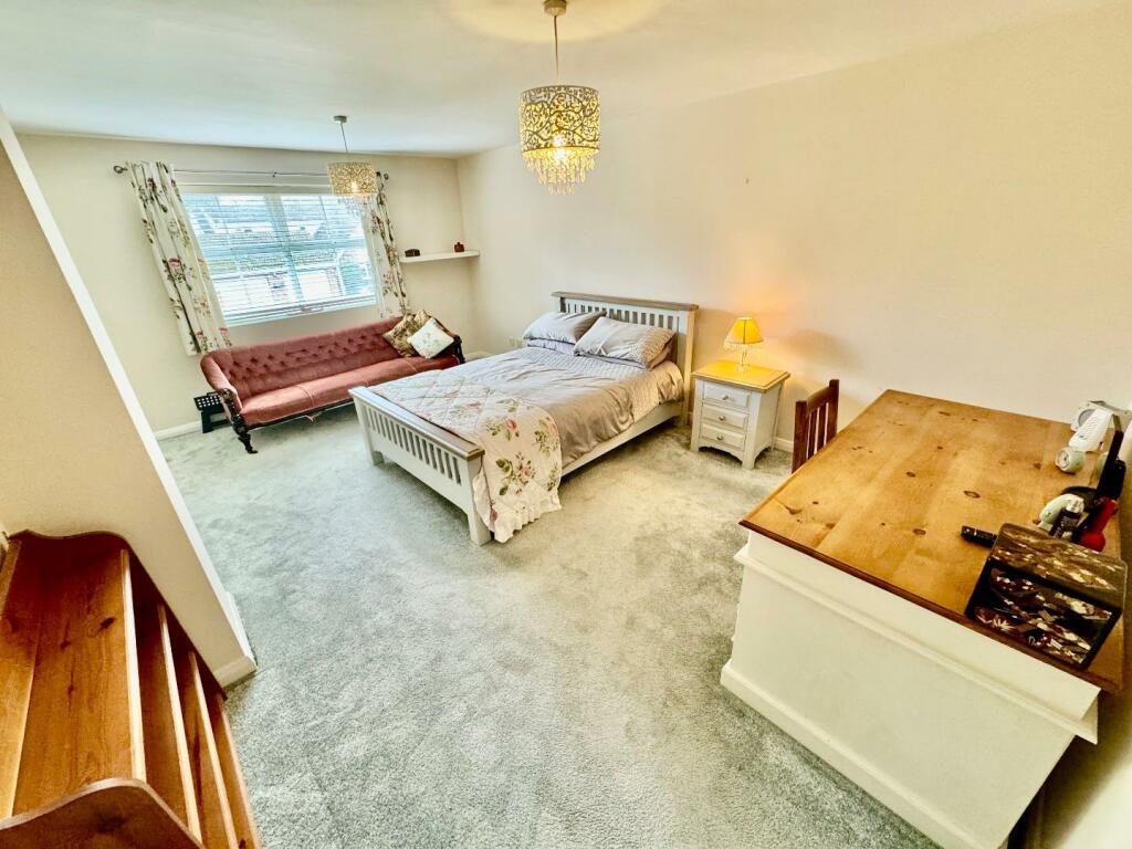 4 bed Detached