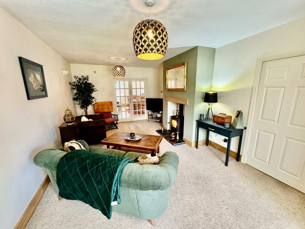 4 bed Detached