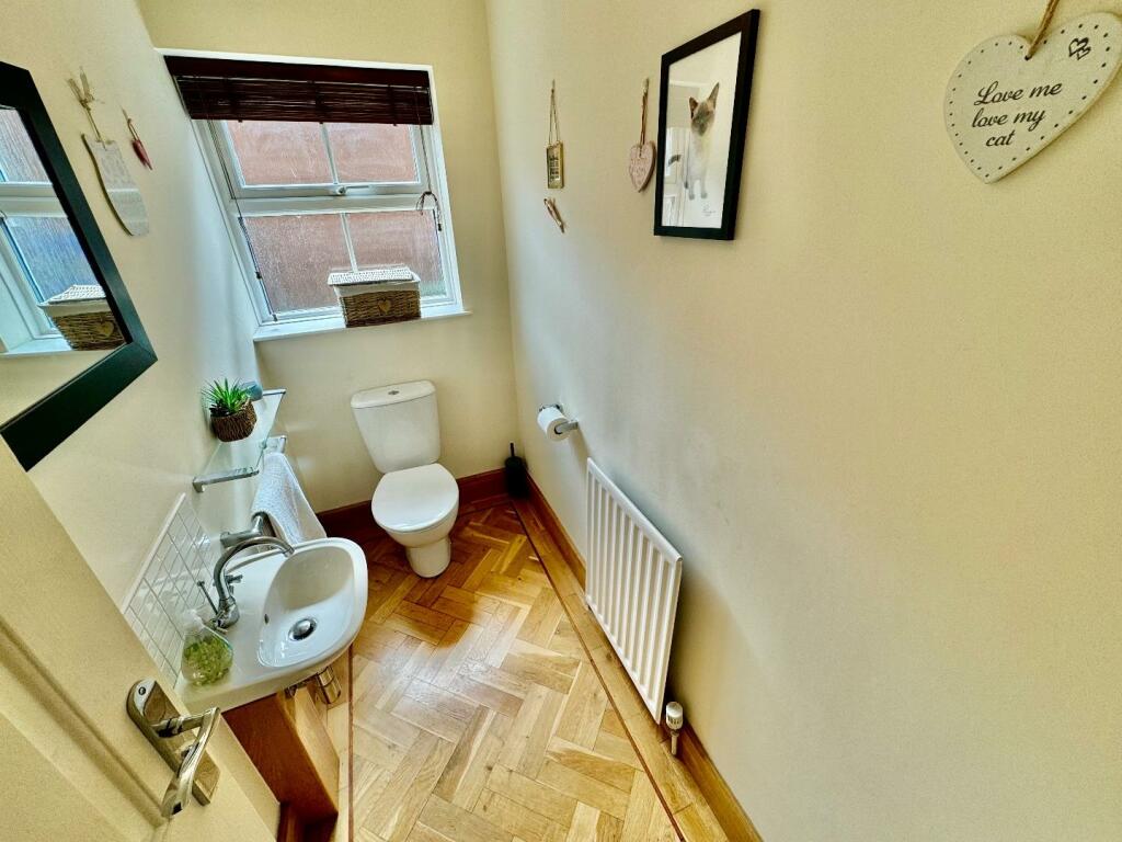 4 bed Detached