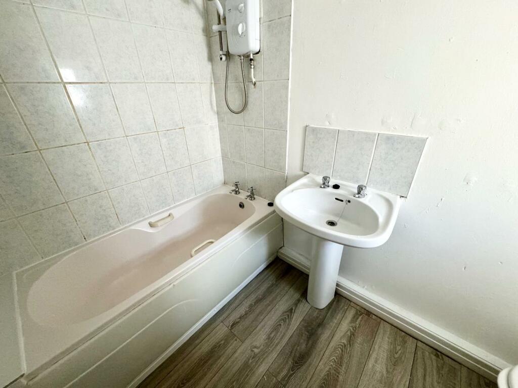 3 bed End of Terrace