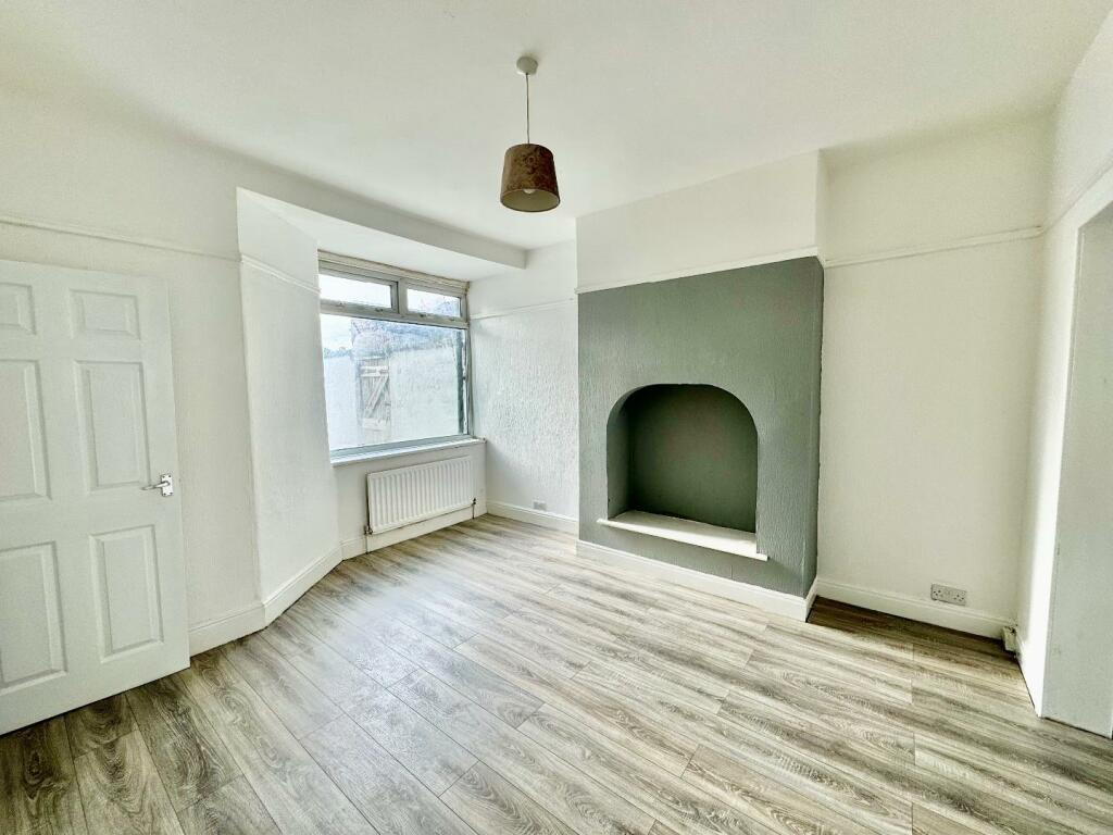 3 bed End of Terrace
