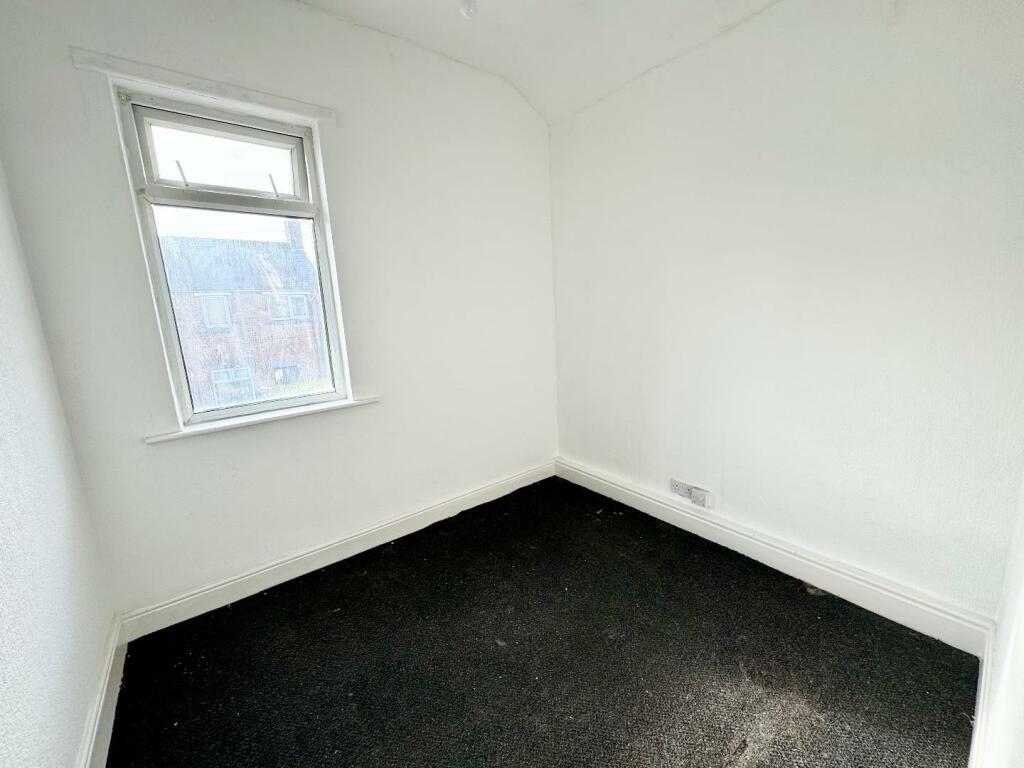 3 bed End of Terrace