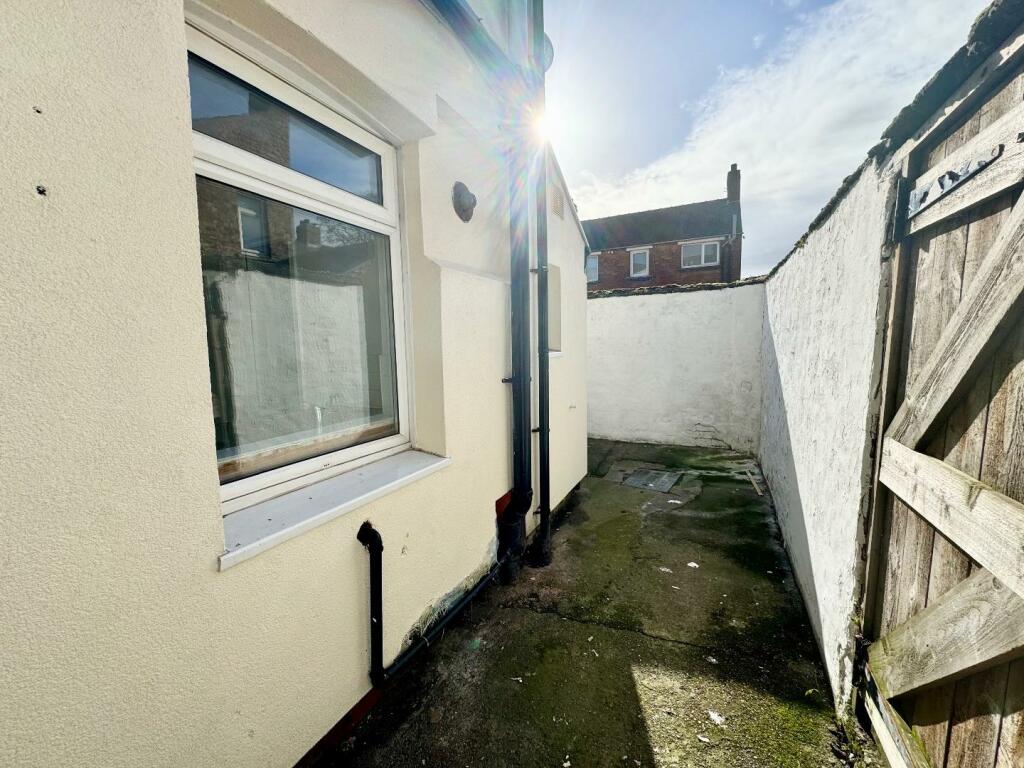 3 bed End of Terrace