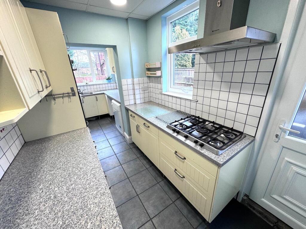 4 bed Semi-Detached