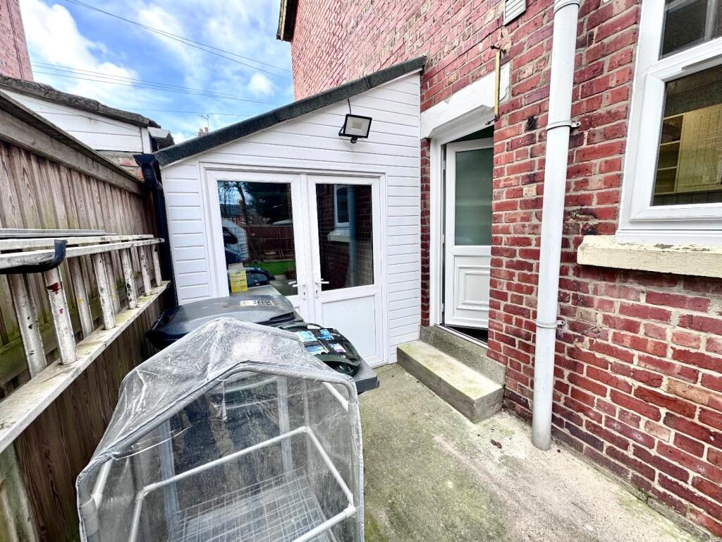 4 bed Semi-Detached