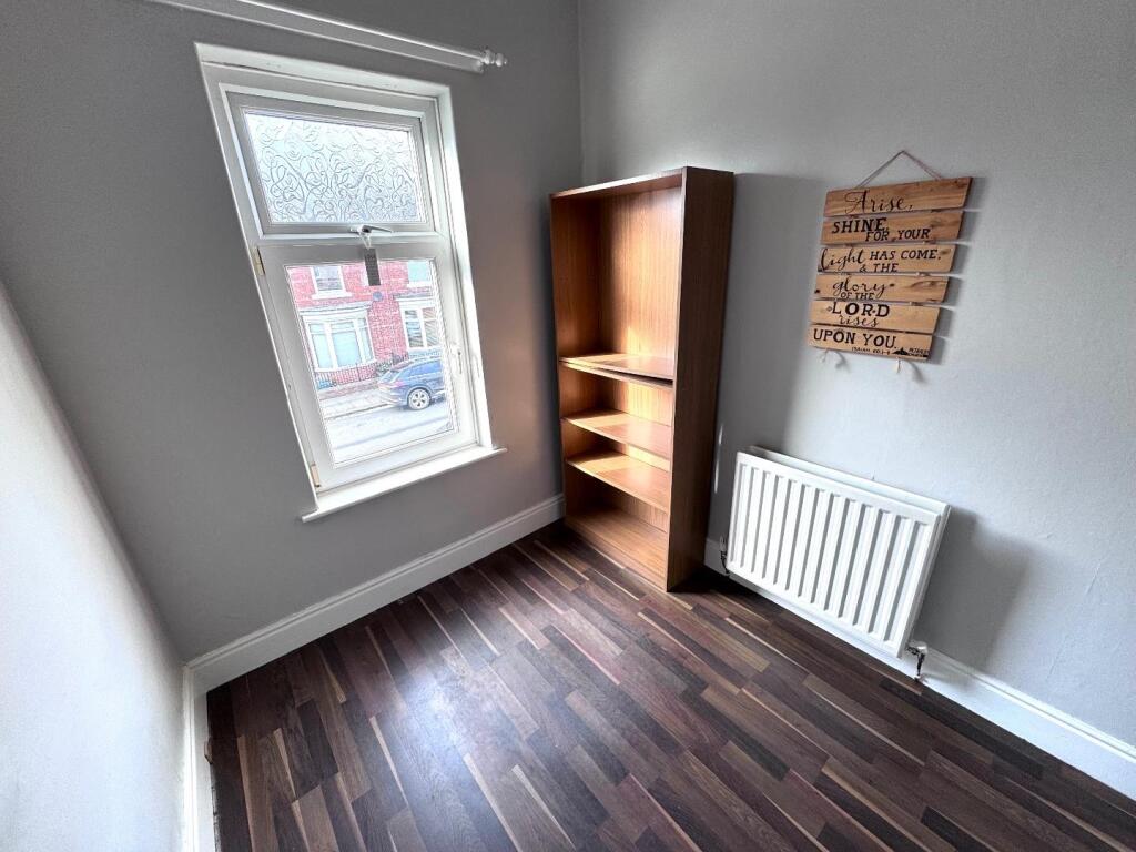 4 bed Semi-Detached