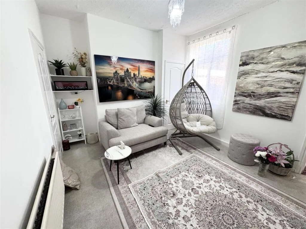 2 bed Terraced