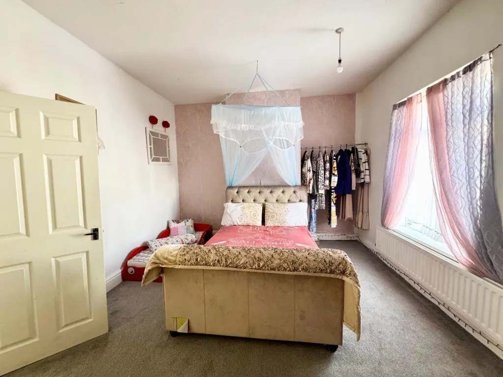 3 bed Terraced