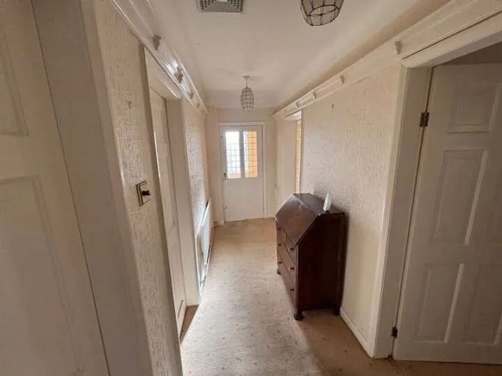 13 Waterford Drive, Little Neston