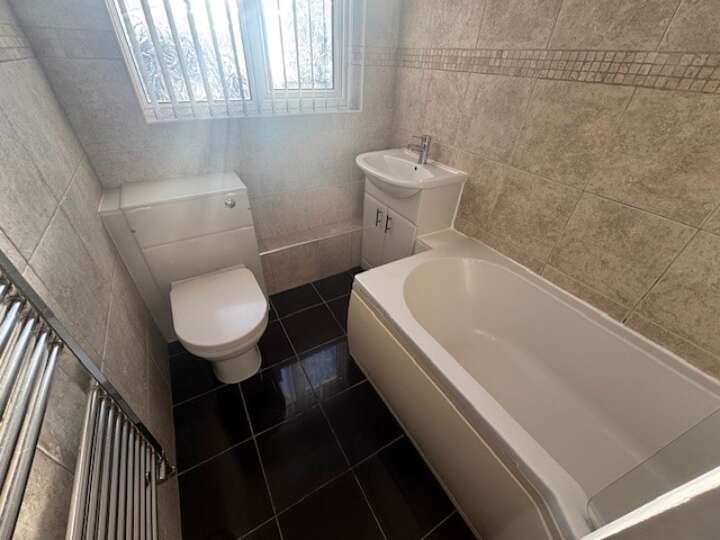 19 Back Sea View, Hoylake