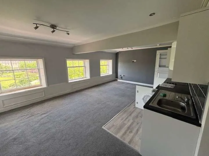 Flat 5, 38 Hamilton Square, Birkenhead