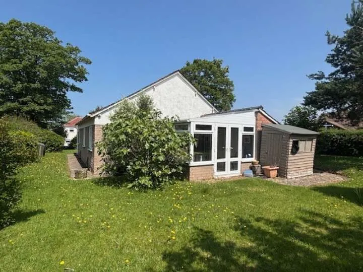 Hillcrest, Marshlands Road, Little Neston