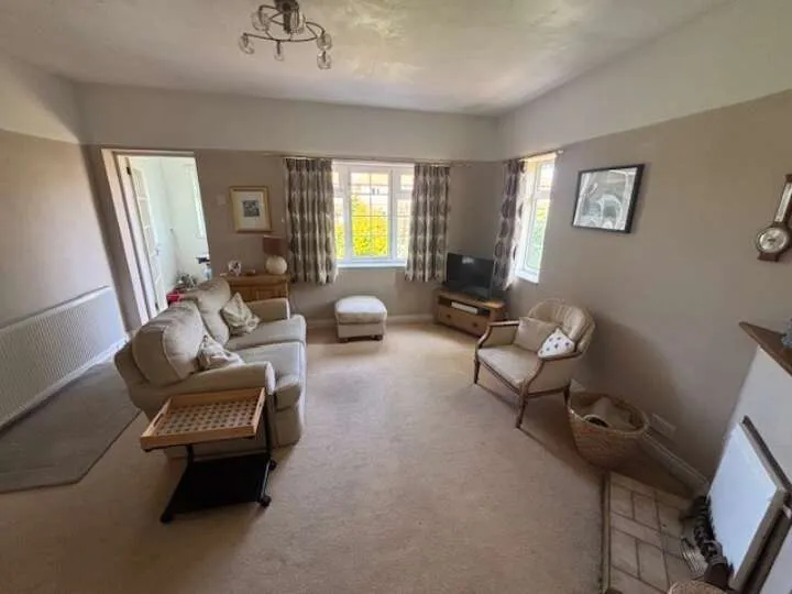 Hillcrest, Marshlands Road, Little Neston