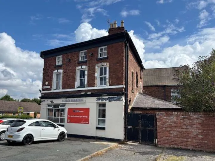 The Lord Napier Pub, 28 St Pauls Road, Birkenhead