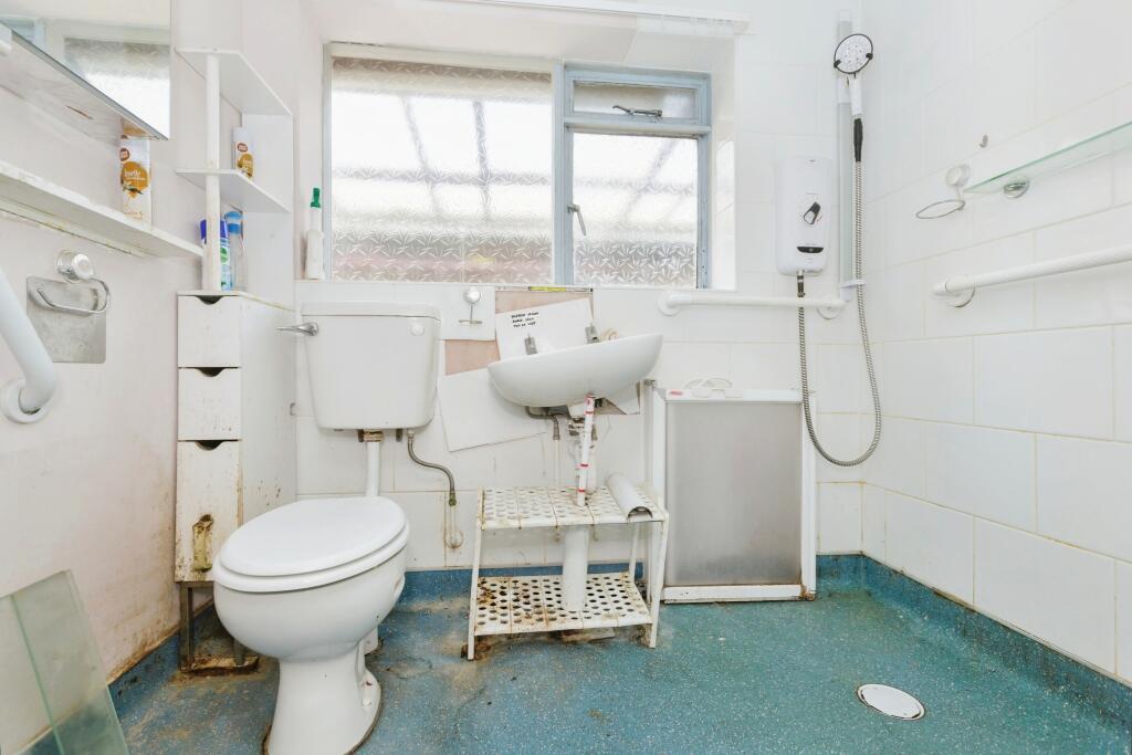 2 bed Detached Bungalow