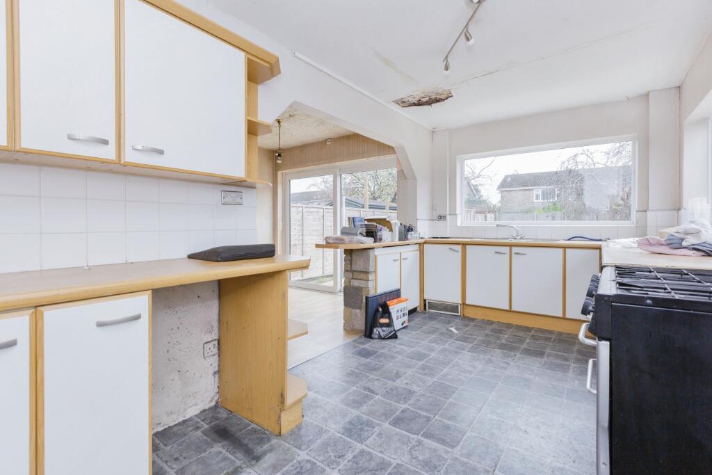 3 bed Semi-Detached