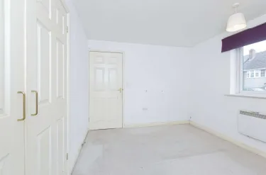 1 bed Ground Flat