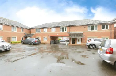 1 bed Ground Flat