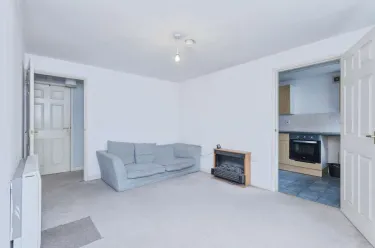 1 bed Ground Flat
