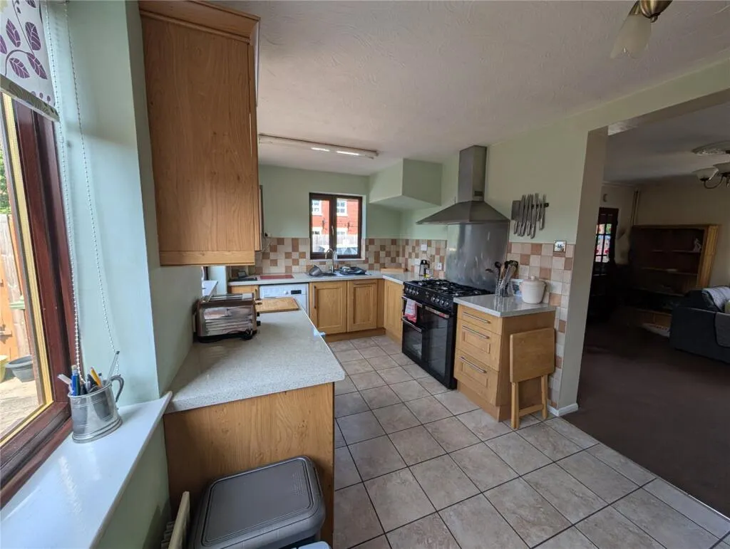 3 bed End of Terrace
