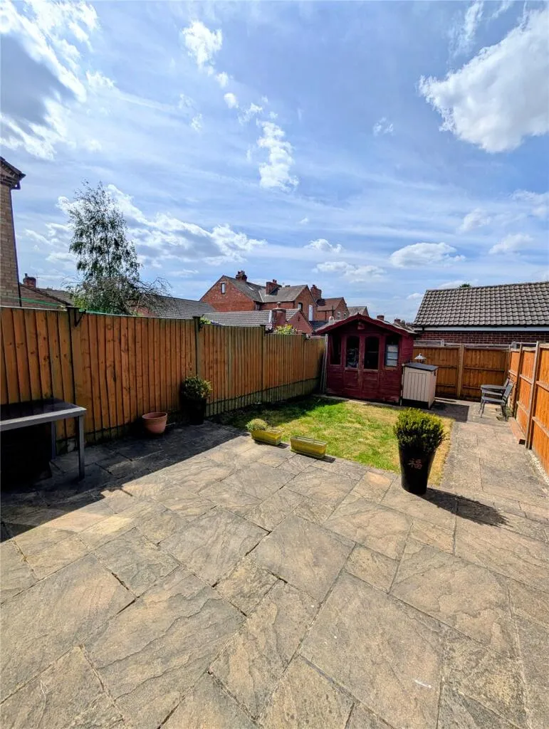 3 bed End of Terrace