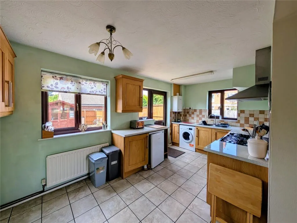 3 bed End of Terrace