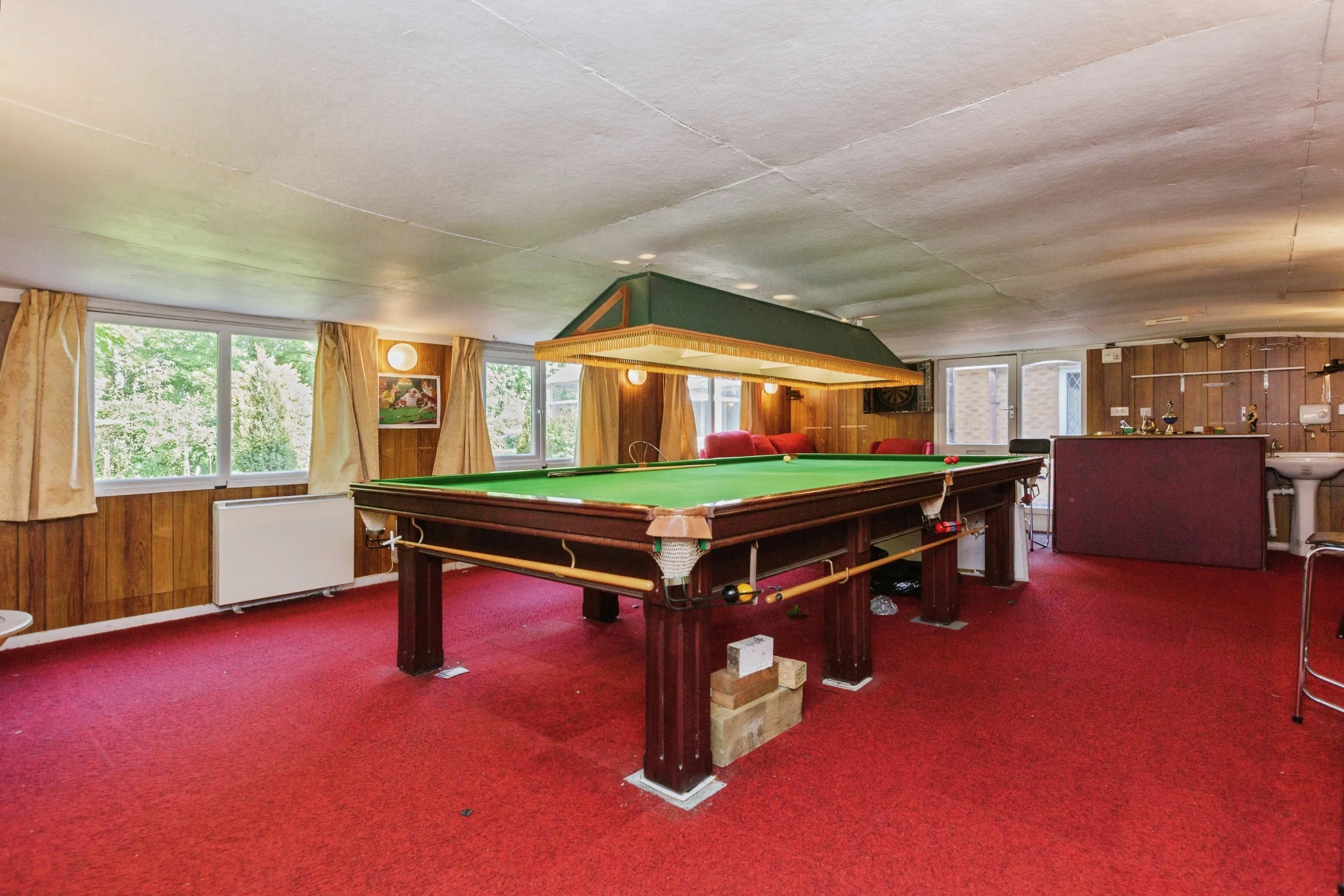 4 bed Detached Bungalow