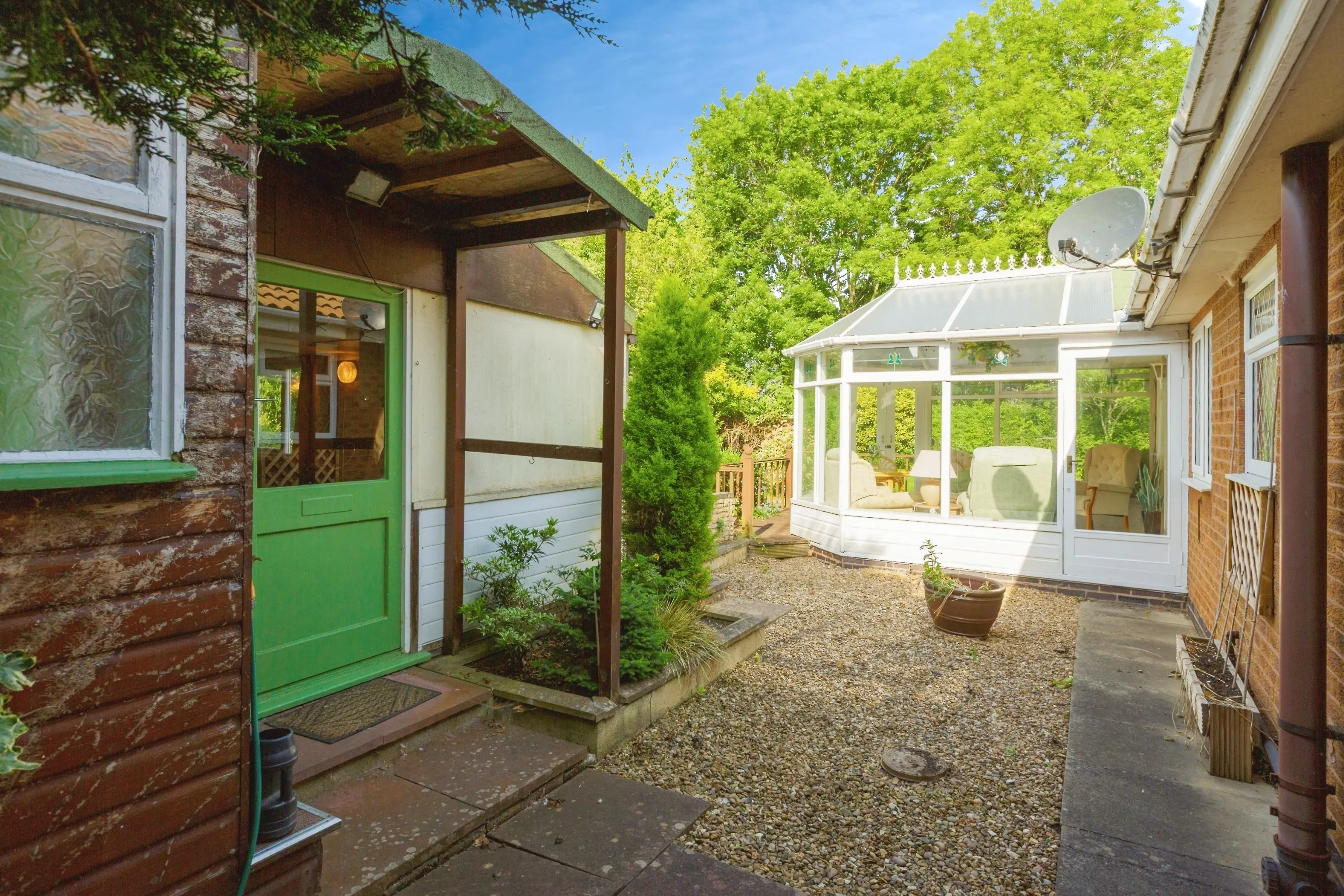 4 bed Detached Bungalow