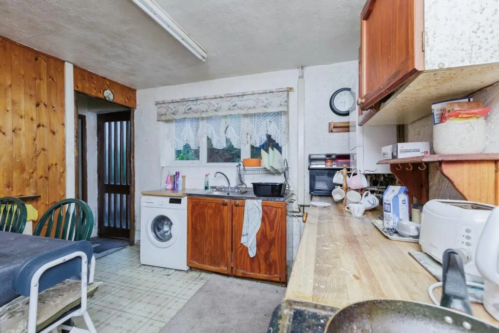 3 bed End of Terrace