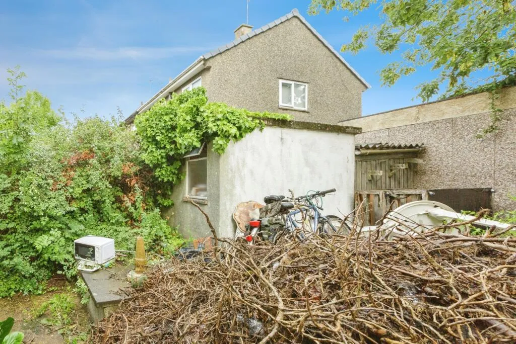 3 bed End of Terrace