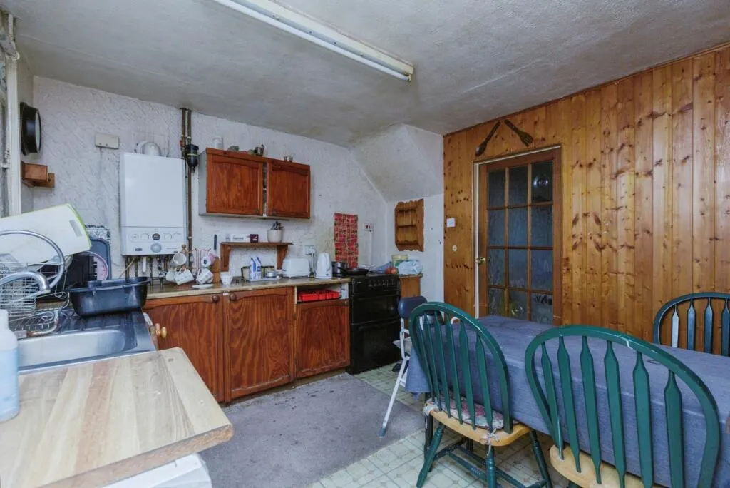 3 bed End of Terrace