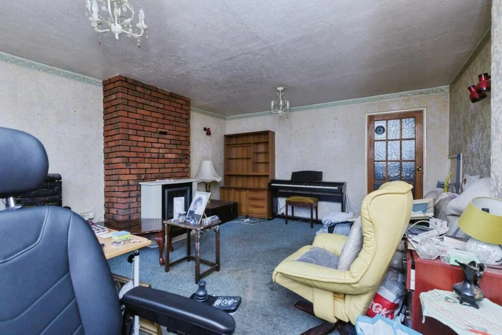3 bed End of Terrace