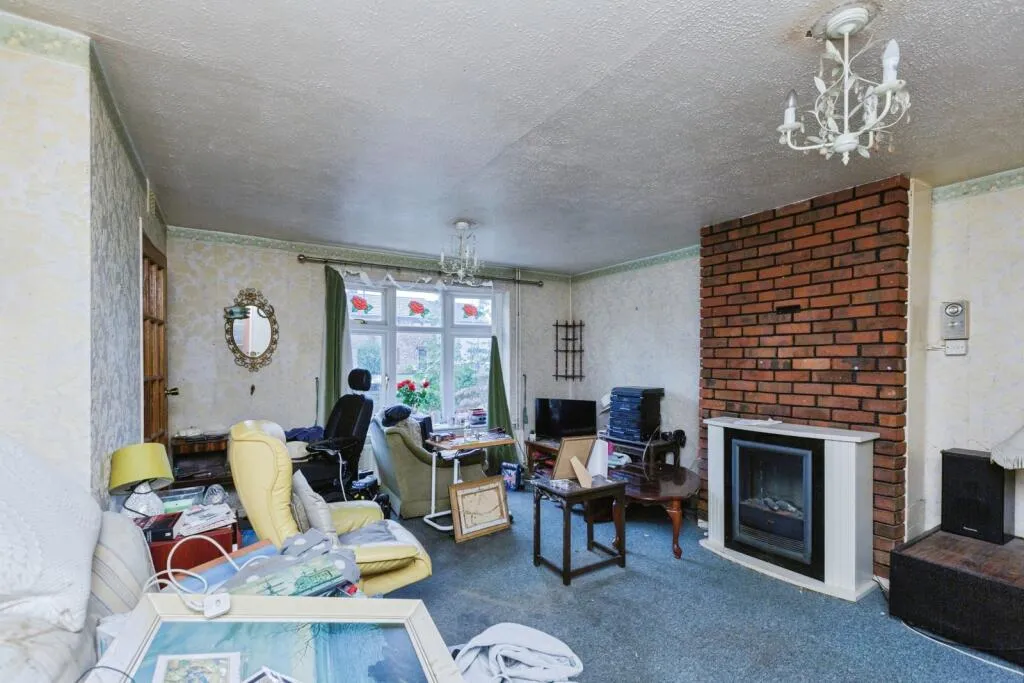 3 bed End of Terrace