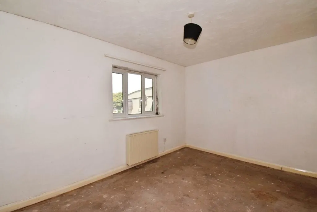 1 bed Semi-Detached Bungalow