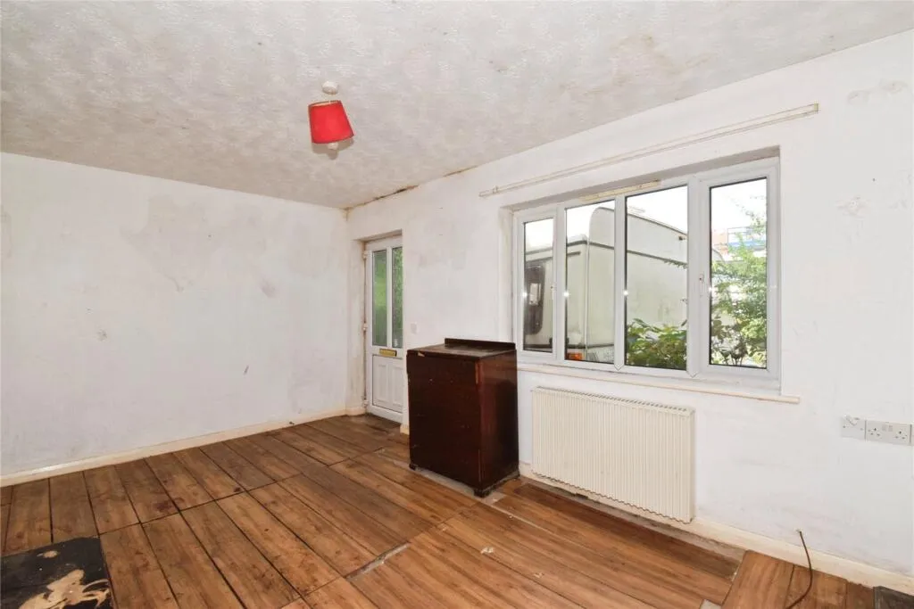 1 bed Semi-Detached Bungalow