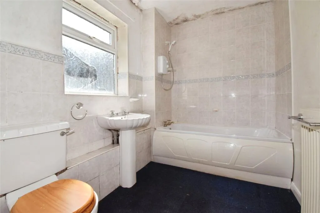 1 bed Semi-Detached Bungalow