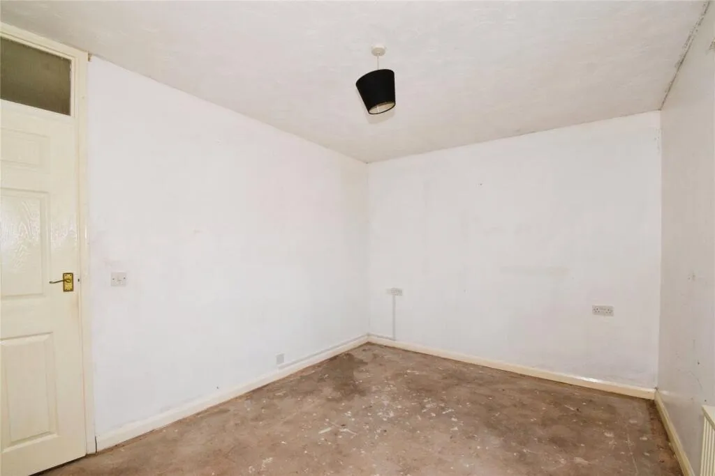 1 bed Semi-Detached Bungalow